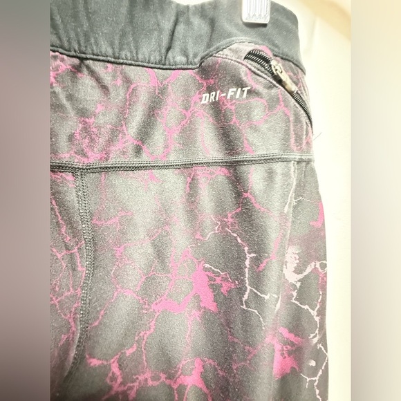 Nike Black and Pink Leggings Size M - Picture 4 of 8